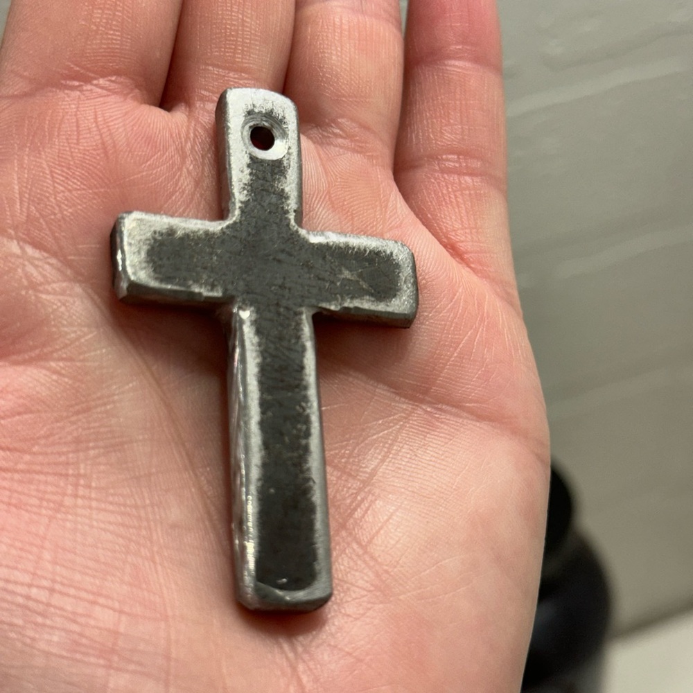 Metal cross
